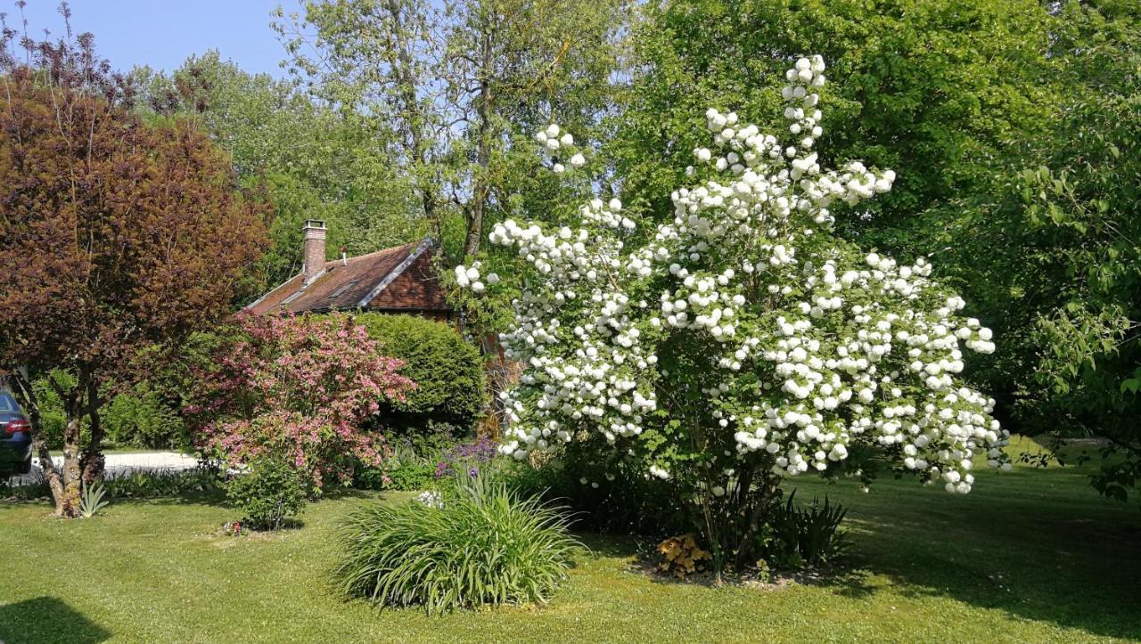 Domaine Du Carouge Hotel Lirey Exterior photo