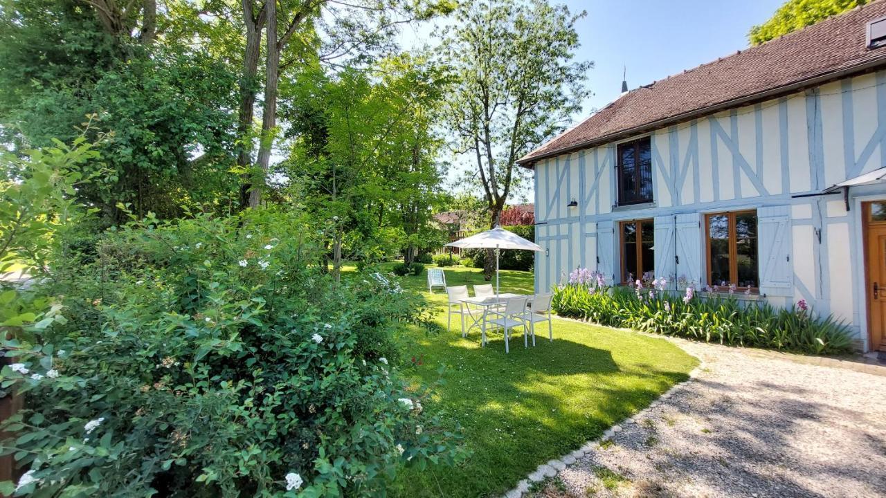 Domaine Du Carouge Hotel Lirey Exterior photo